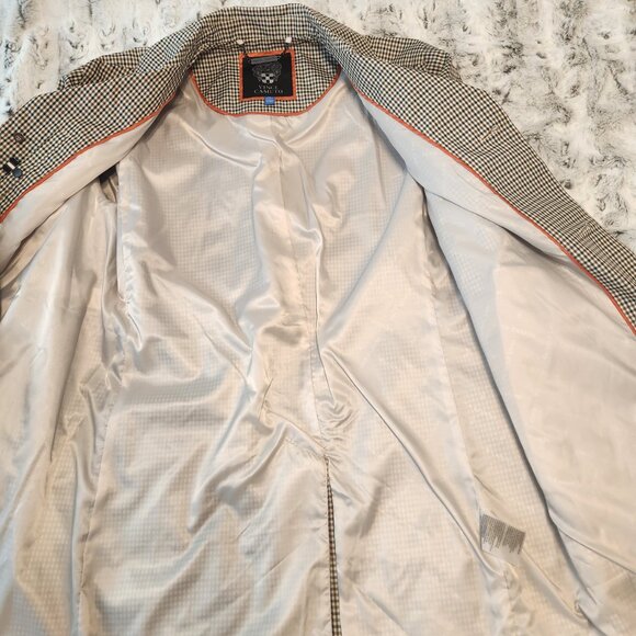 Vince Camuto Mini Check Raincoat โ Medium & Large - Picture 8 of 8
